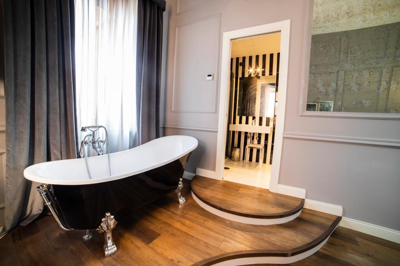 Relais San Lorenzo In Lucina Rome Exterior photo