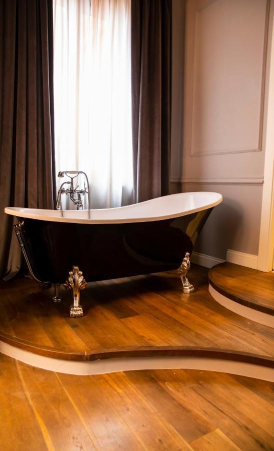 Relais San Lorenzo In Lucina Rome Exterior photo